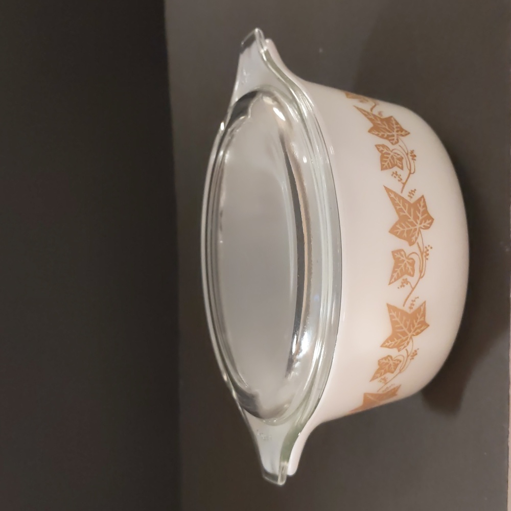 Pyrex Sandalwood Pattern #472 bottom 470-C lid bowl
